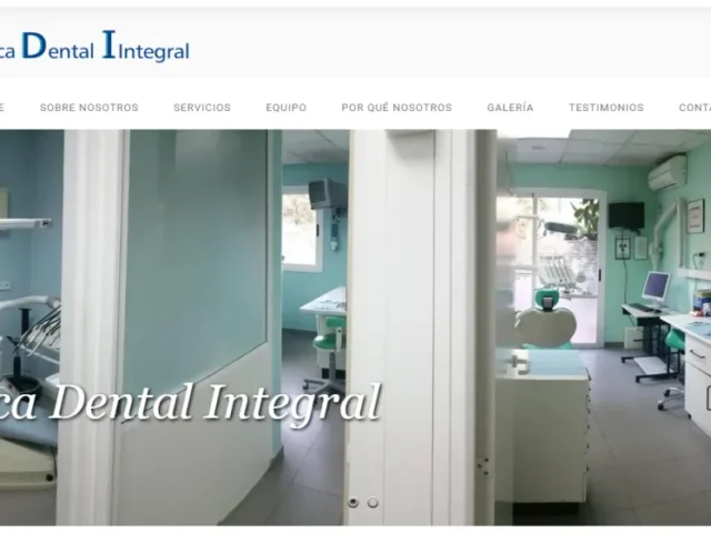 Página web de Clínica Dental Integral — diseño web de aColor